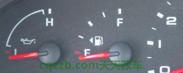 仪表盘出现小油箱标志(油箱油浮老化)