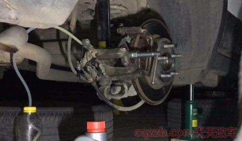 刹车踩下去很软 刹不住(车辆刹车片更换周期) 第3张