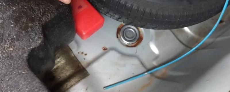 车座椅下面进水属于泡水车吗(泡水车可以过户吗)