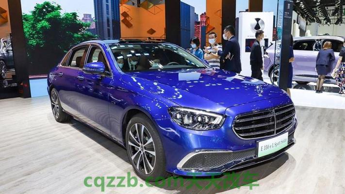 有用:奔驰e级插电式混合动力 奔驰E级2022款三厢最低多少钱可以落地 第1张