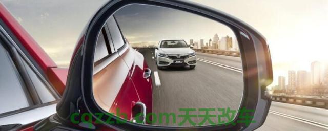 外后视镜总成拆卸方法(找到后视镜集成盒)