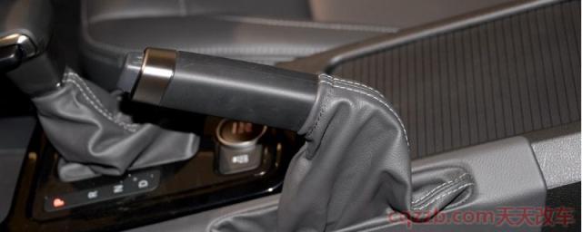 观致3手刹怎么放不下去(观致3手刹正确使用方法)  第1张