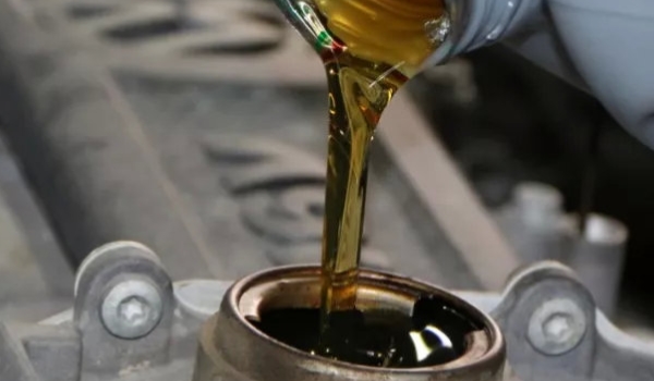 全合成机油能用一年吗(更换机油可以去哪里)  第3张