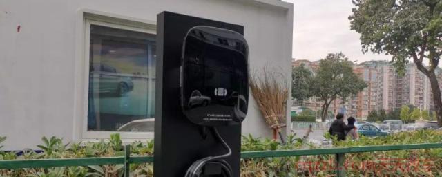 比亚迪充电桩故障灯和充电灯闪烁(比亚迪电动车必须要用充电桩吗)