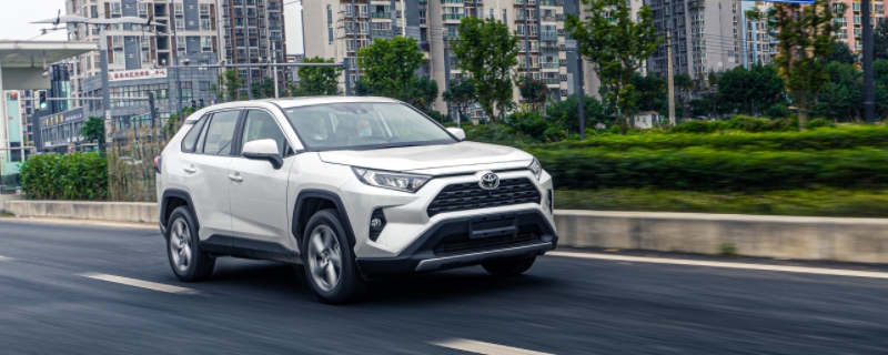 荣放油箱多少升(RAV4荣放的车身尺寸数据是什么)