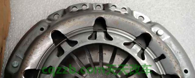 离合器进水之后会有什么影响(机动车辆的正常保养时间)