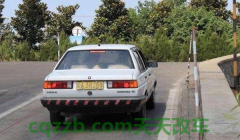 看一下：直角转弯要自己关灯吗(机动车驾驶员科目二有考试次数限制吗)  第3张