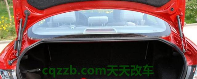 讲讲：后备箱液压杆一般寿命多久(后备箱损坏是维修还是更换)