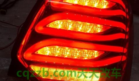 讲解:尾灯贴熏黑膜违法吗(车辆尾灯灯泡更换的注意事项) 第3张