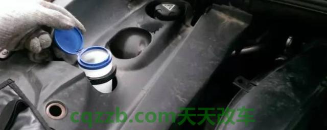 疏解：一般suv汽车加几升玻璃水(全年都可以使用防冻的玻璃水吗)  第1张