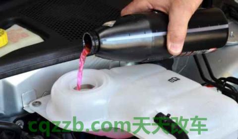 发动机水箱加什么水(车辆防冻液多久更换一次) 第2张