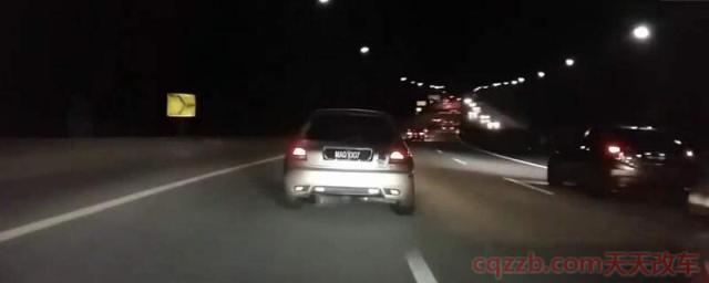 夜间超车要远近光交替吗(夜间超车的正确方法)  第1张