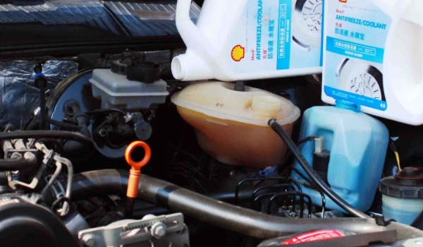 冷却液温度90度正常吗(车辆防冻液多久更换一次)  第3张