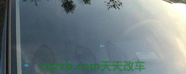 说道一下：前挡风玻璃崩了个小点没事吧(更换挡风玻璃需要多久)