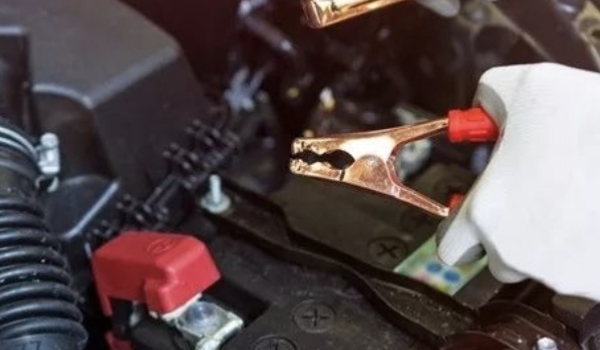 说道：汽车多久换电瓶(电瓶更换可以去哪里)  第2张