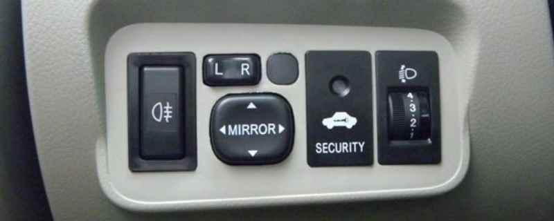 小车加锁图标一闪一闪(车辆的防盗指示灯亮起对车辆有影响吗)