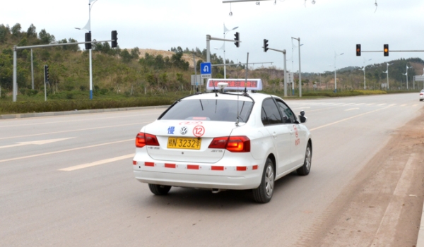 科目三不做自主变道扣分吗(科目三考试约考成功没有考试怎么算) 第2张