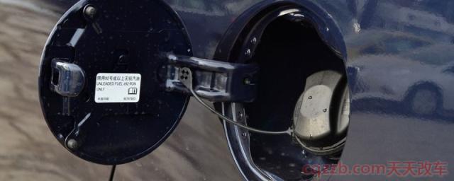 gl8加油开关在哪个位置(Gl8是哪个品牌的) 第1张