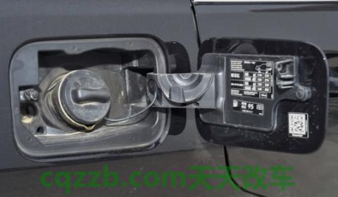 闲谈一下：c260l油箱加满能加多少升(c260l油箱使用的注意事项)  第3张