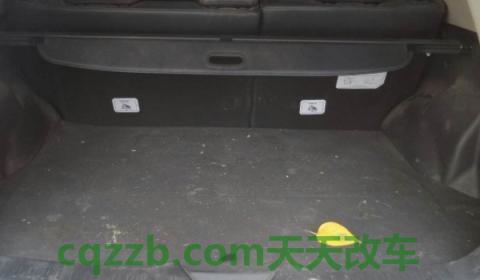 探究:后备箱液压杆没弹力了自己能修吗(车辆后备箱的使用注意事项) 第2张