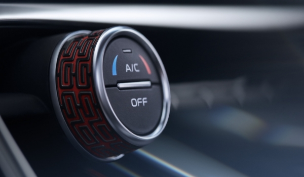 小车开空调耗油厉害吗(车辆空调如何保养)  第3张