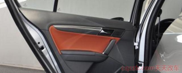 车门打开过度咔嚓一声(车辆的车门如何保养)