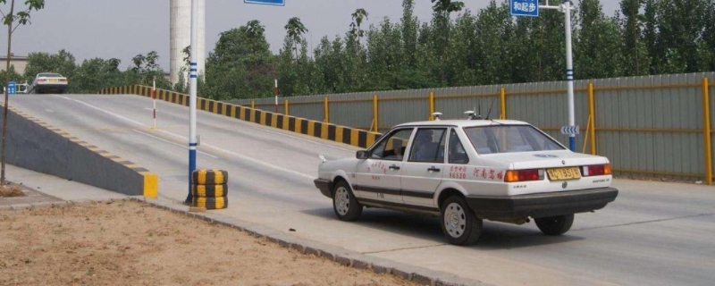 科目二要打满多少小时(机动车驾驶证科目二当天有几次考试机会)