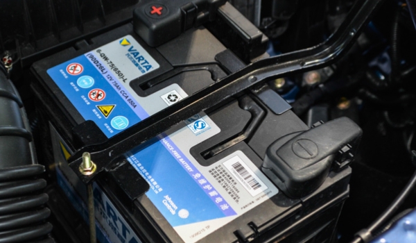 闲谈：怠速充电多久能充满电(长时间不驾驶车辆应该怎么办)  第2张