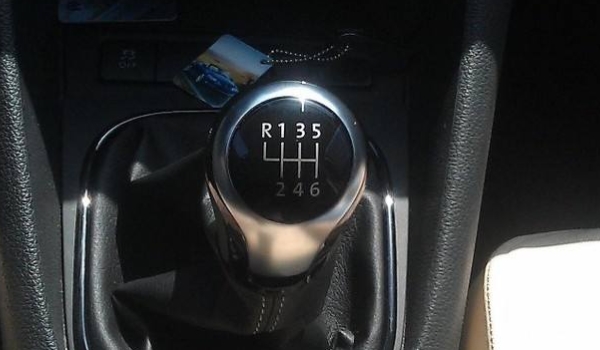 谈一谈：不踩离合器可以换挡吗(手动挡车辆可以改成自动挡吗)  第3张