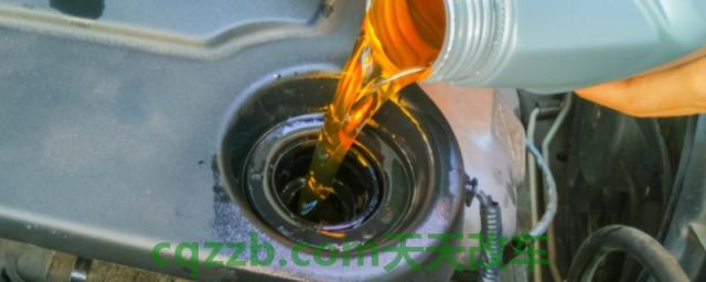 讲授一下：机油可以混加不同牌子的吗(发动机机油有几种类型)