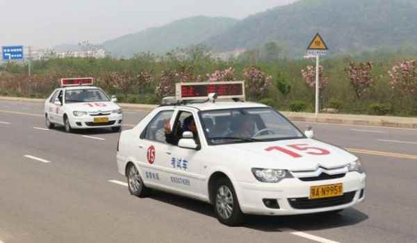 手动挡科目三考试内容(机动车驾驶证科目三有考试时间限制吗) 第2张