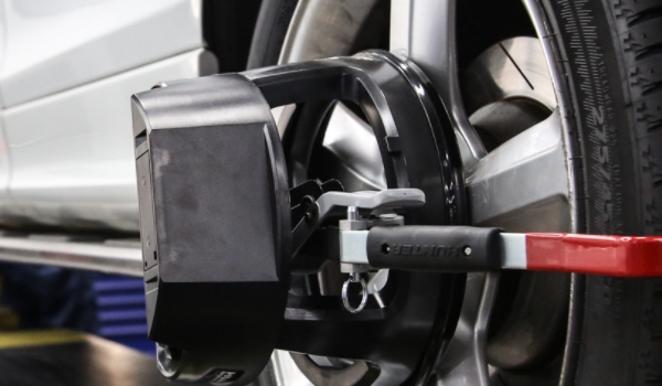 疏解:四轮定位有什么用(四轮定位可以去哪里做) 第2张