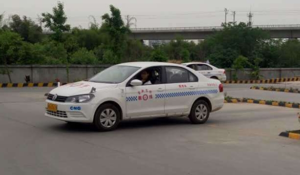 驾校能帮忙科二买过吗(科目二考试当天有几次机会)  第2张