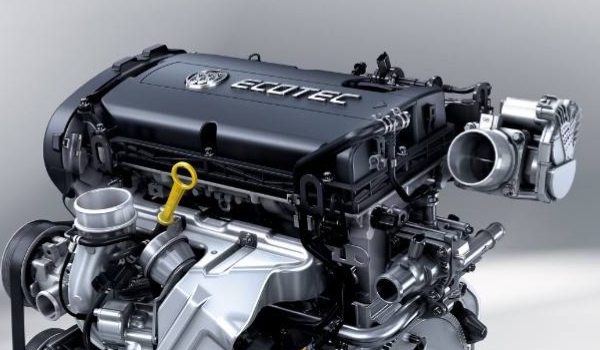 说一说：引擎盖冒白烟有焦味还能开吗(发动机保养可以去哪里)  第2张