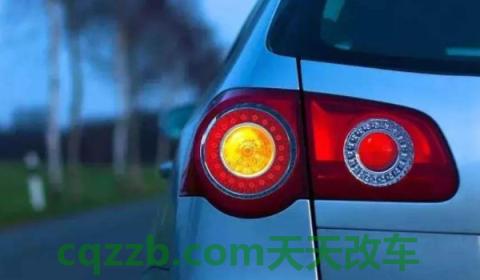 转向灯上左下右怎么记(转向灯可以更换吗)  第2张