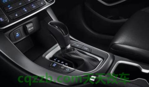 行驶中不小心挂了倒档(车辆在挂入倒档的需要注意什么) 第2张