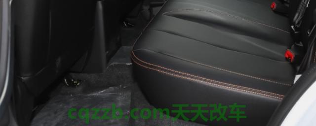 揭秘：后排座椅进水要不要紧(车辆后排进水的原因)  第1张