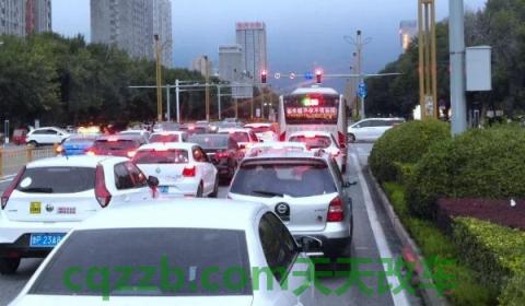 闯黄灯车走到一半变红灯(闯红灯都包括哪些行为)  第3张