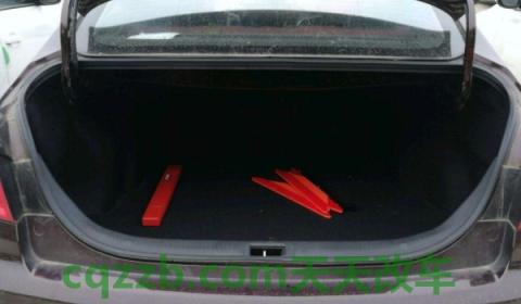 普及一下：后备箱放200斤会压伤车吗(车辆后备箱可以改装吗)  第3张