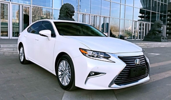 雷克萨斯es200油箱多少升(雷克萨斯es200的车身尺寸数据是什么) 第3张