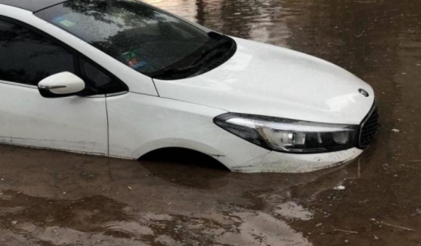 泡水车还能继续使用吗(车辆泡水后需要注意什么)  第2张