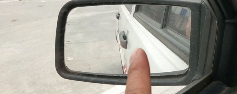 倒车入库后视镜压线合格吗(机动车驾驶证科目二可以考几次)