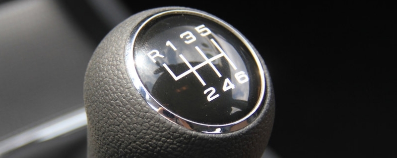 汽车挂不上档怎么回事(手动挡好操作还是自动挡好操作)  第1张