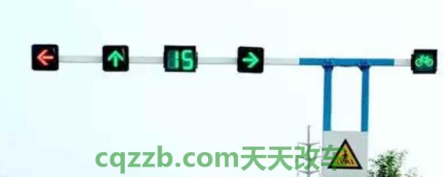 通过有交通信号灯的路口用什么灯光(红绿灯损坏如何通过路口)  第1张
