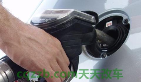 解惑一下：油表灯亮了还能跑多远(车辆加油可以加满吗)  第3张