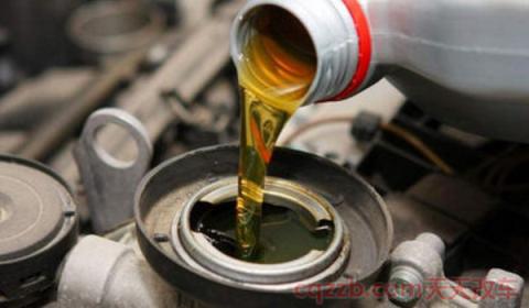 怠速机油灯亮起轰油门又不亮(车辆机油的更换周期) 第2张