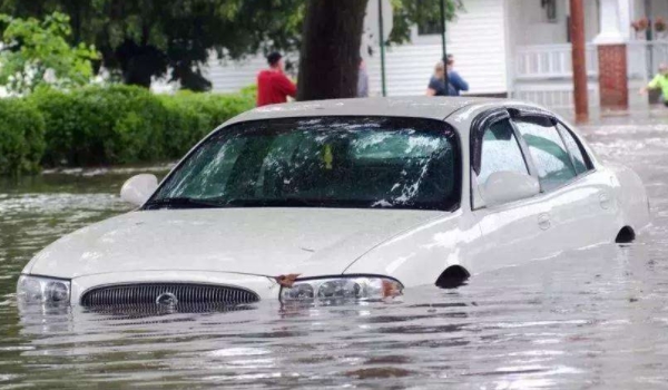 车底的海绵要晒几天才能干(车辆泡水后需要注意什么) 第2张