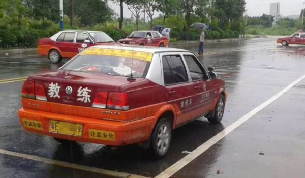 靠边停车用半联动完成合格吗(科目三考试有时间限制吗)  第2张