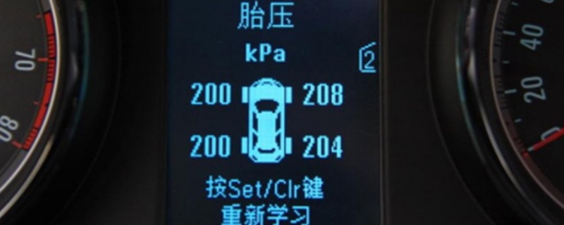 看一下：汽车胎压低还能继续开吗(车辆胎压如何监测)