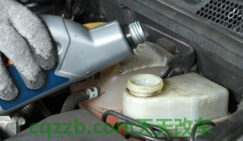 说道:圆圈感叹号故障灯什么意思(车辆刹车液多久更换一次) 第3张